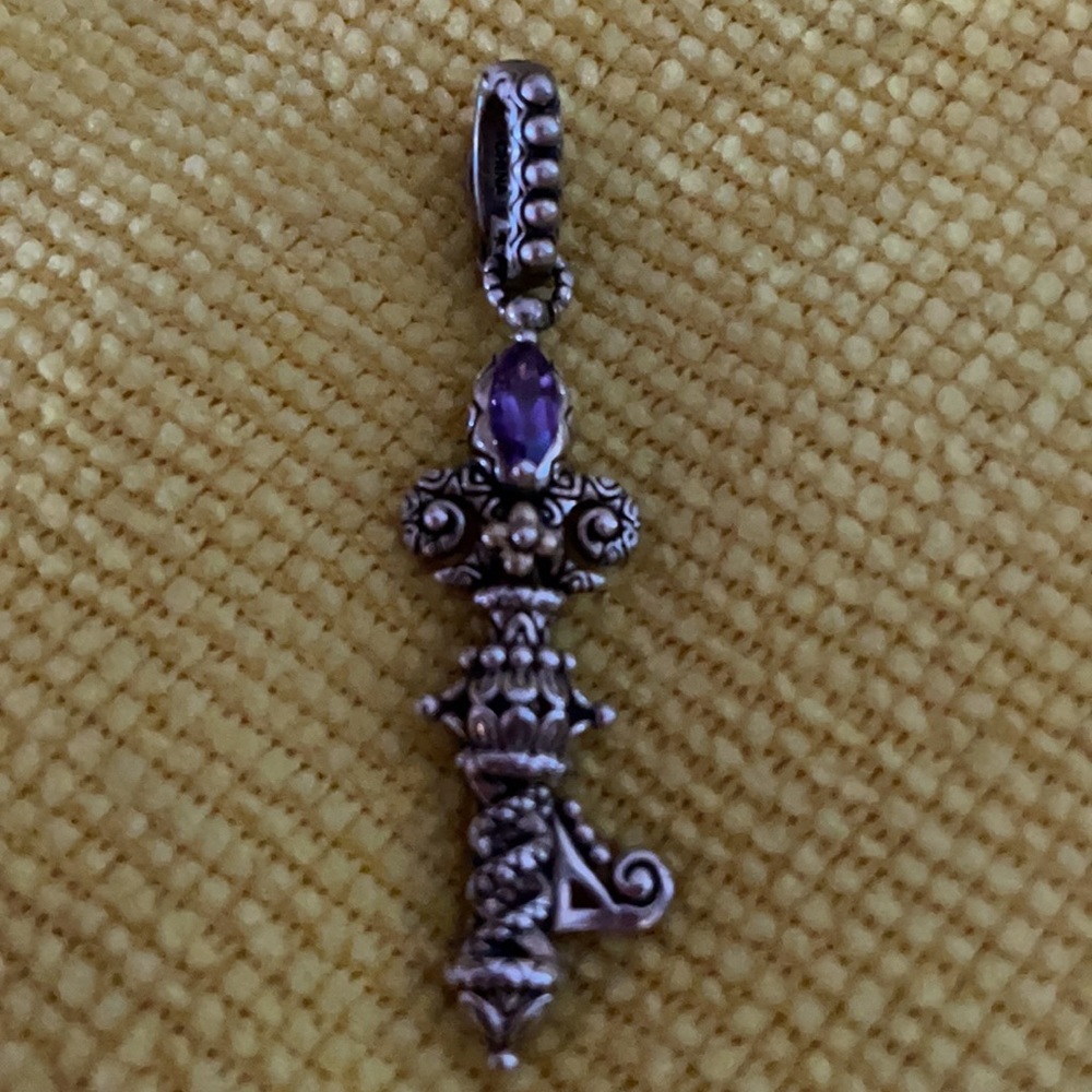 BARBARA BIXBY key pendant in sterling silver and 18 k gold with amethyst.